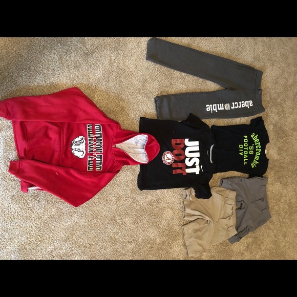 Boys sz M shirts etc. All in great condition - Picture 5 of 5